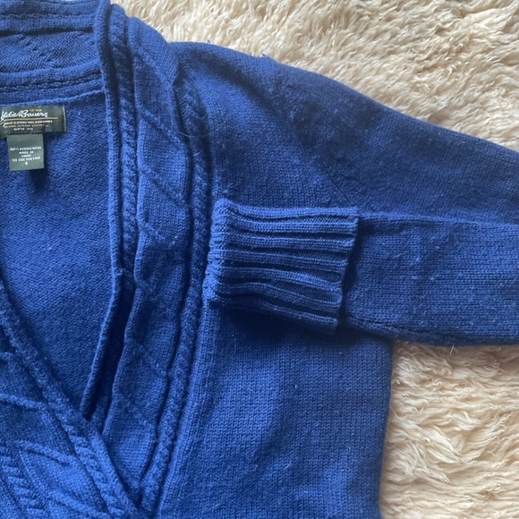 Eddie Bauer Deep Blue V-Neck Sweater 100% Merino Wool - Picture 5 of 5